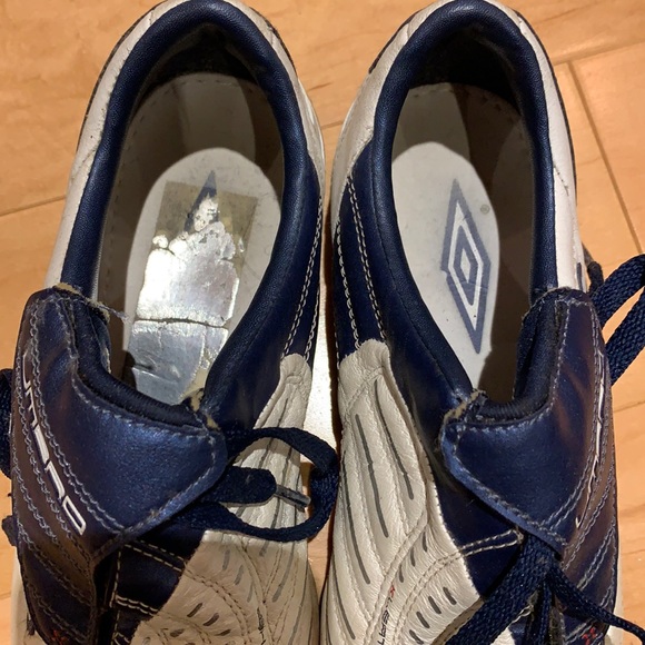 Indoor Umbro Women’s Soccer Shoes - size 7 - Picture 6 of 15